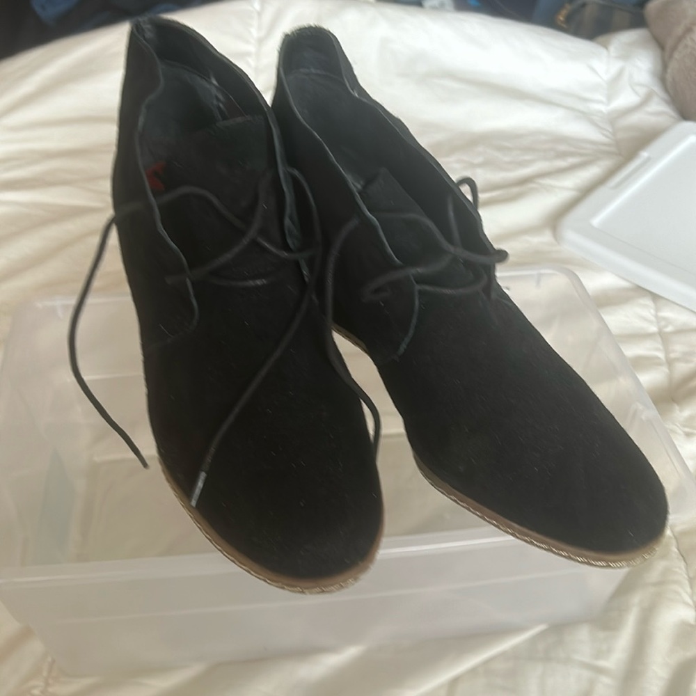 Black suede’s wedge low boots worn once